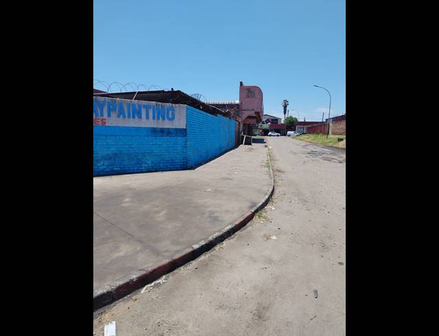M² BUSINESS FOR SALE IN BOTLENG